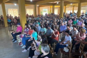 Confraternização marca encerramento das atividades 2025 dos Grupos de Idosos de Barra do Rio AzulConfraternização marca encerramento das atividades 2025 dos Grupos de Idosos de Barra do Rio Azul