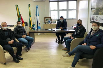 Prefeito recebe visita do diretor presidente da AGER