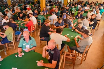 Barra do Rio Azul sedia campeonatos de quatrilho