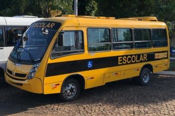 Barra do Rio Azul recebe micro-ônibus para transporte escolar