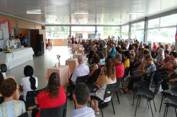 Grupos de idosos e PCDs realizam confraternização de final de ano