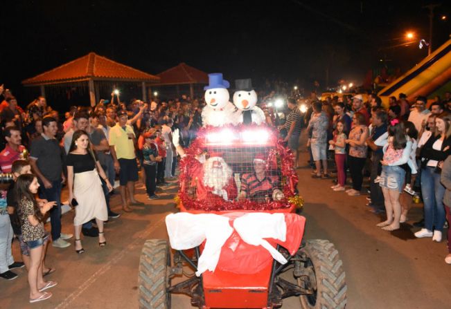 CHEGADA DO PAPAI NOEL ABRE AS FESTIVIDADES DE NATAL 