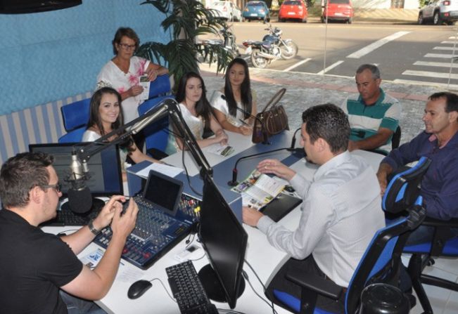 Comitiva divulga 6ª EXPOBARRA em Erechim