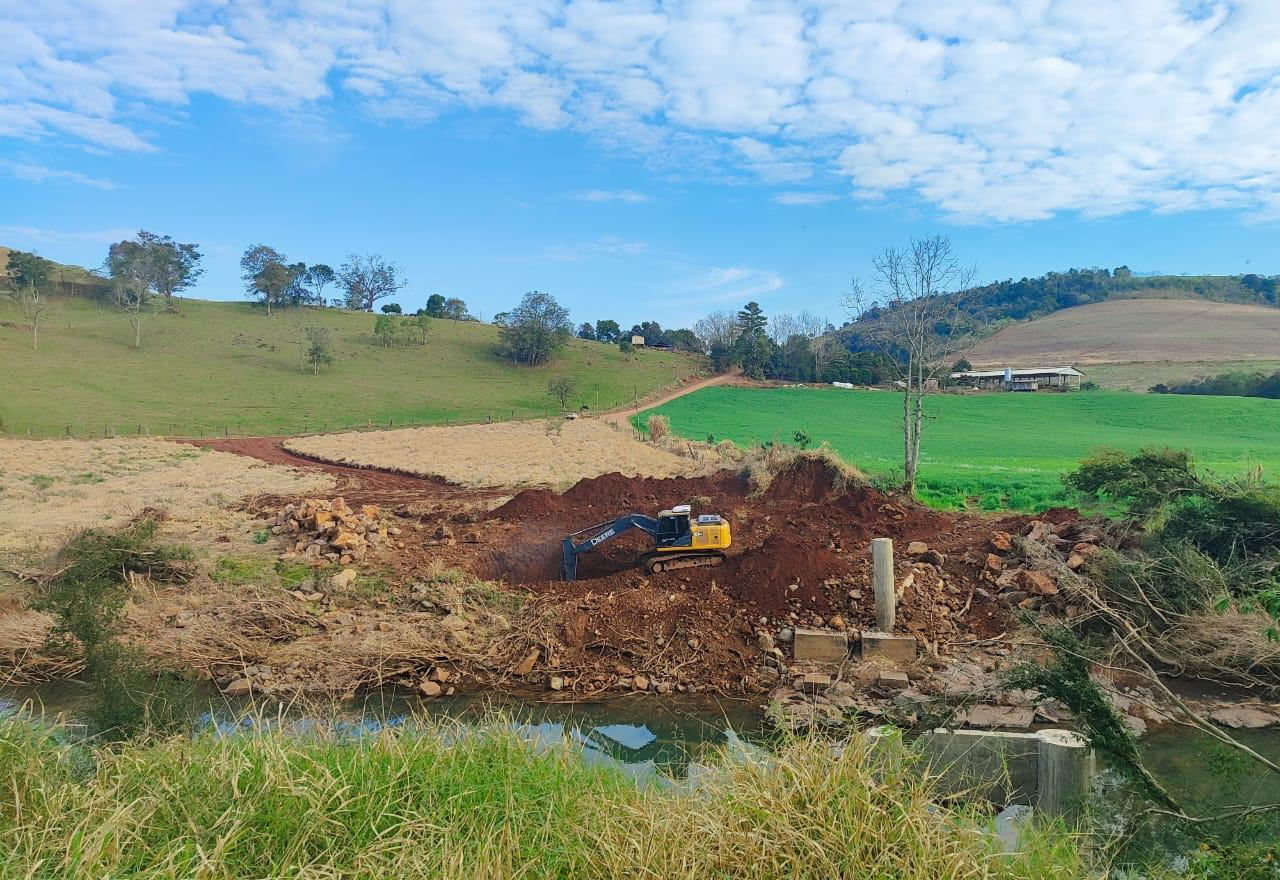 PREFEITO ANDERSON E VICE AIRTON ACOMPANHAM INÍCIO DAS OBRAS NA NOVA PONTE NO JUBARÉ 