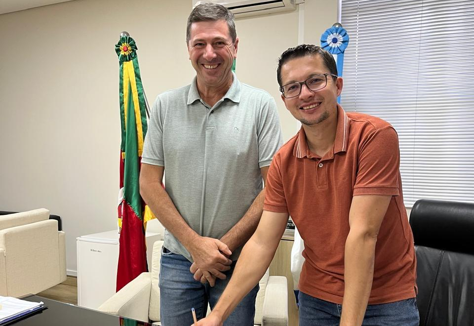 AIRTON PAN ASSUME COMO PREFEITO DE BARRA DO RIO AZUL