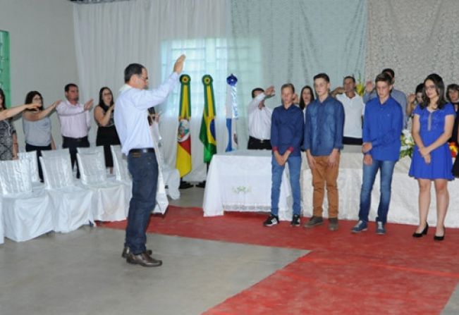 Escola Municipal Jubaré realiza formatura