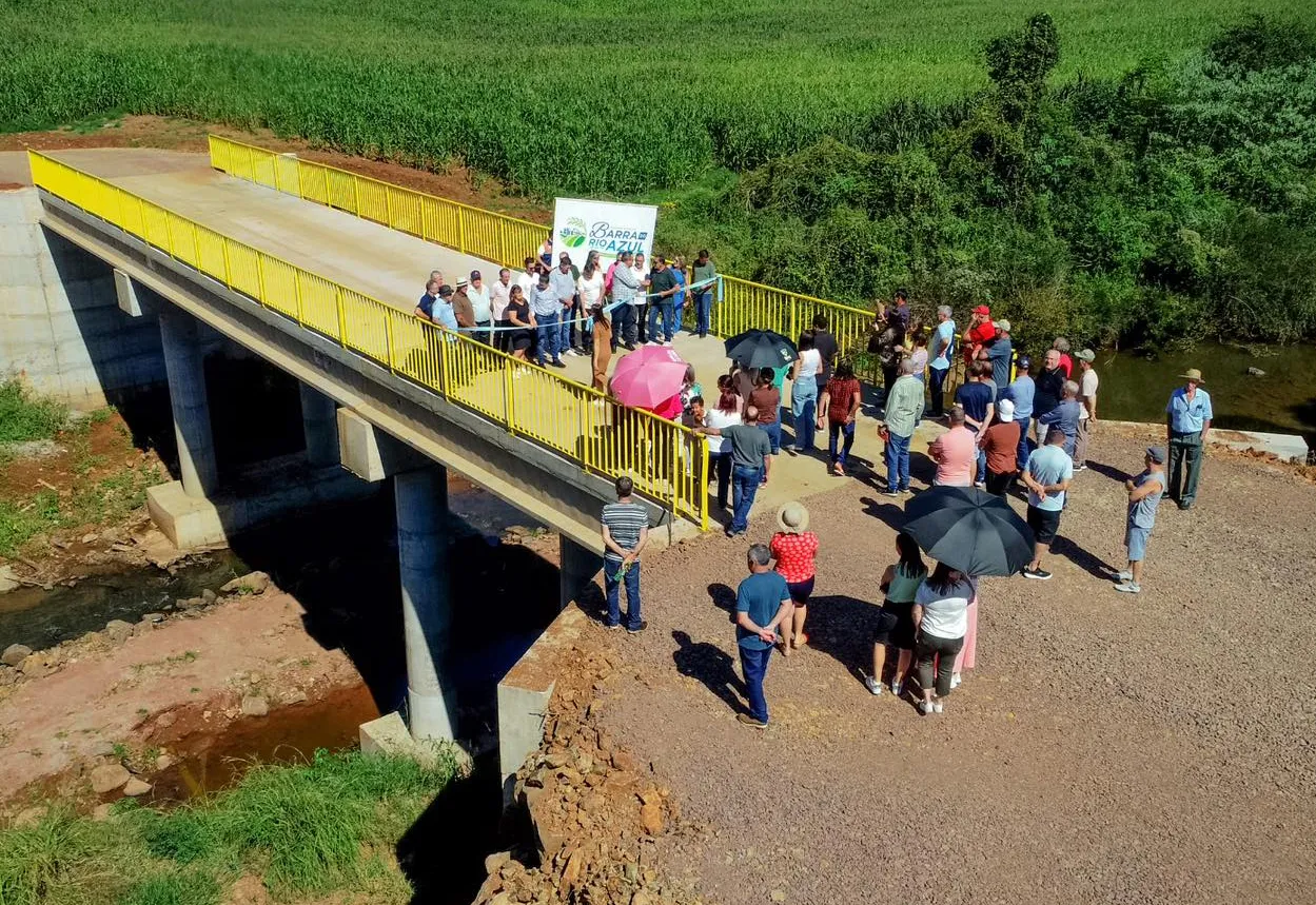 Barra do Rio Azul celebra entrega da ponte na comunidade do Jubaré