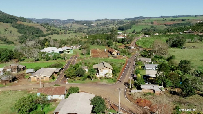 PAVIMENTAÇÃO É CONCLUÍDA NA COMUNIDADE DO JUBARÉ