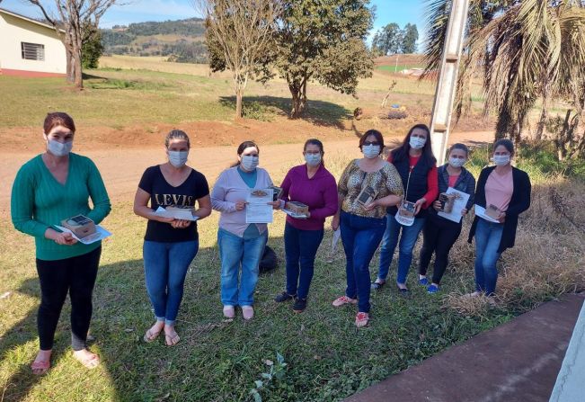 Secretaria de Cidadania e CRAS entregam kit culinária