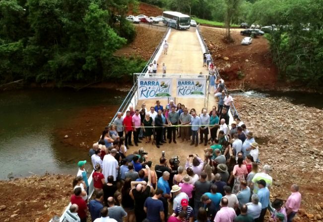Ponte sobre o Rio Paloma é inaugurada