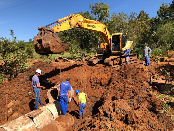 Projeto asfalto no interior chega a mais uma comunidade 