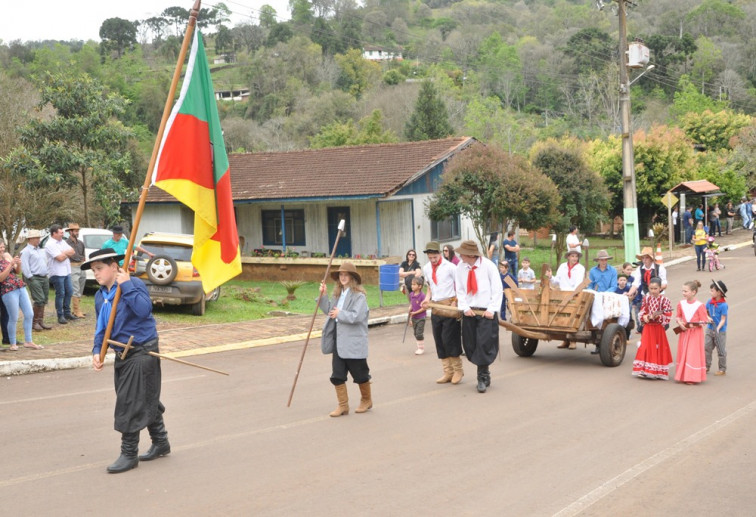 Barra do Rio Azul promove o 38º  Desfile Farroupilha