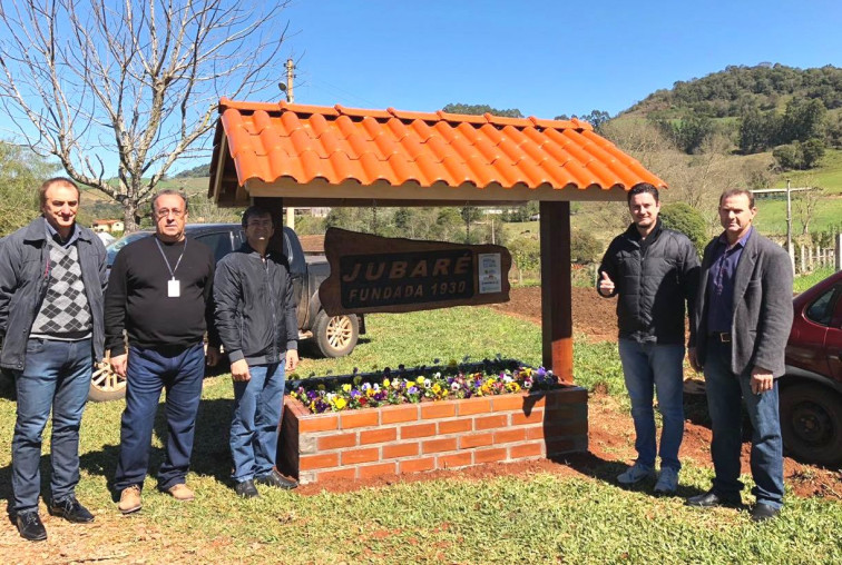 Comunidade do Jubaré recebe pórtico de identificação
