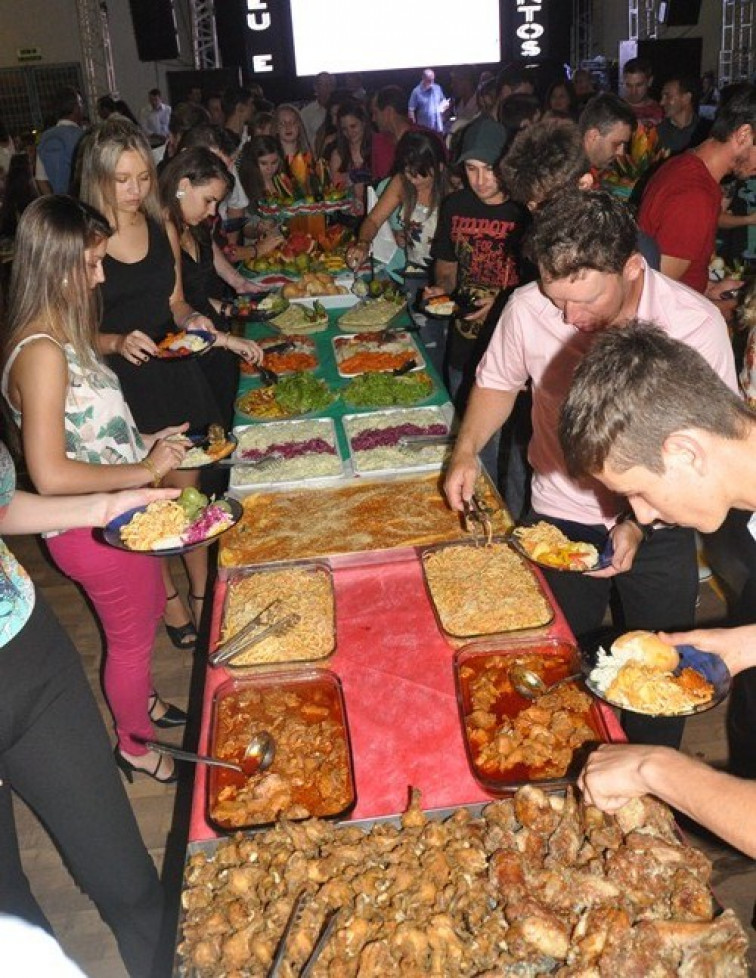 Festa do Frango recebe um grande público
