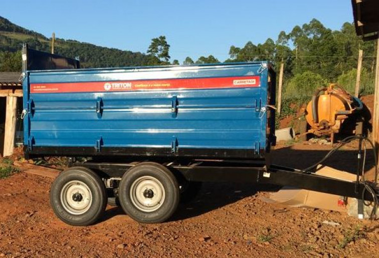 Prefeitura adquire máquina, veículos e equipamentos