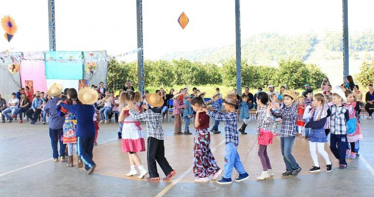 Escola Jubaré promove Festa de São João