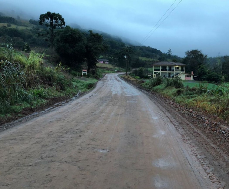 Convênio com Estado para pavimentação asfáltica