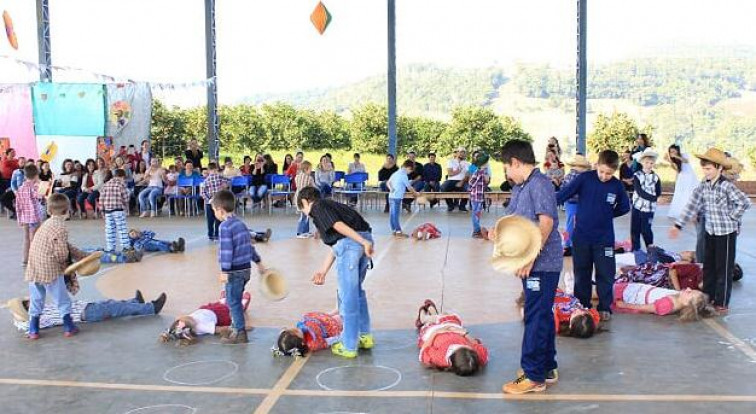 Escola Jubaré promove Festa de São João