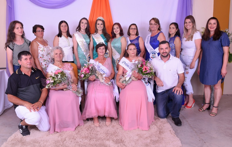 Barra do Rio Azul apresenta a nova corte da Terceira Idade