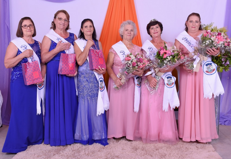 Barra do Rio Azul apresenta a nova corte da Terceira Idade