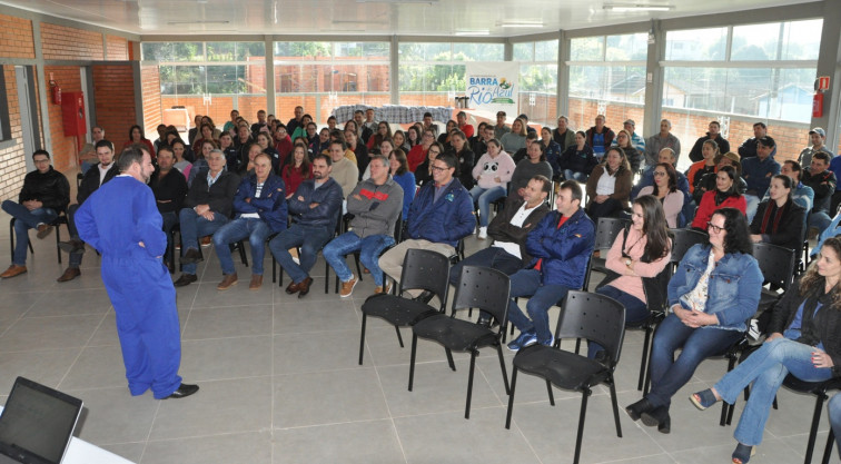 Prefeitura promove palestra motivacional para servidores públicos