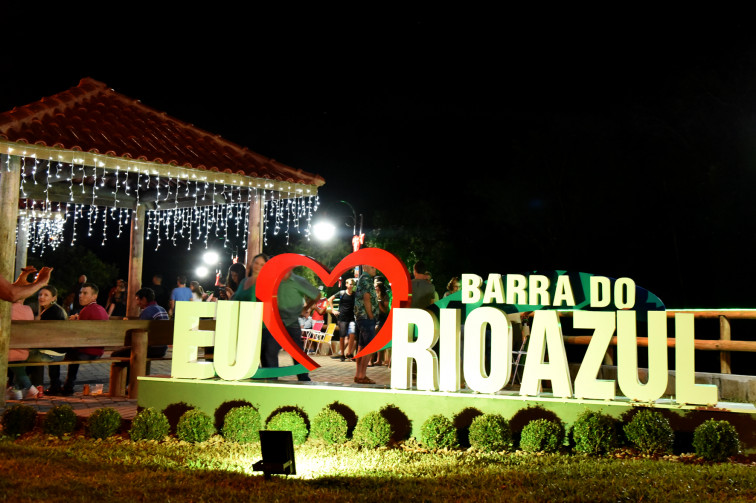 CHEGADA DO PAPAI NOEL ABRE AS FESTIVIDADES DE NATAL 