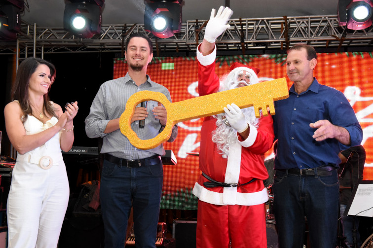 CHEGADA DO PAPAI NOEL ABRE AS FESTIVIDADES DE NATAL 