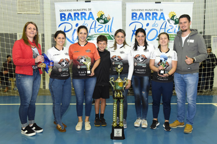 Finais de sete categorias encerram campeonato de Futsal 