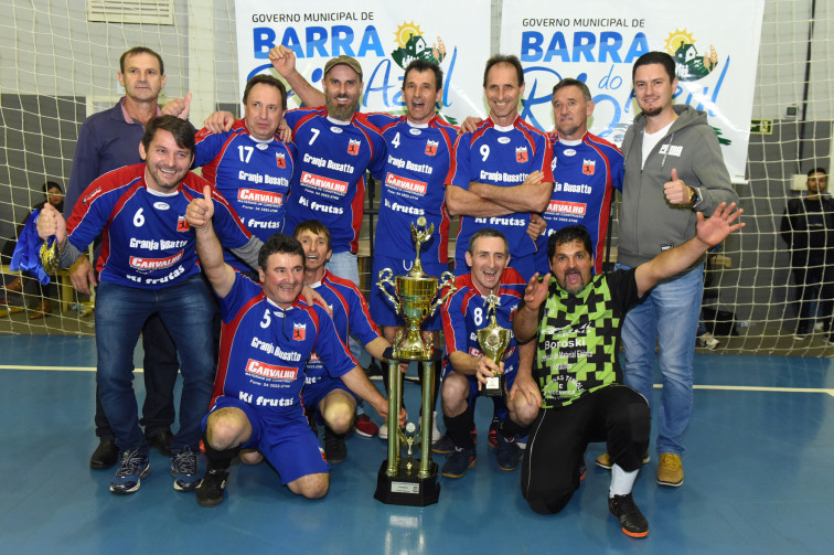 Finais de sete categorias encerram campeonato de Futsal 