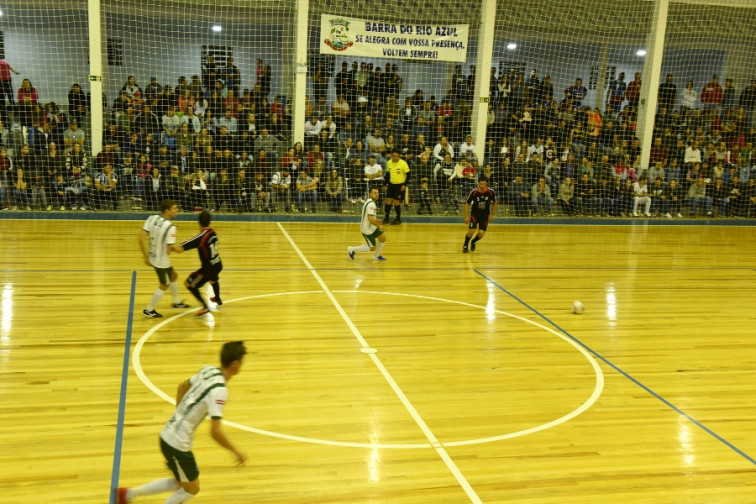 Finais de sete categorias encerram campeonato de Futsal 