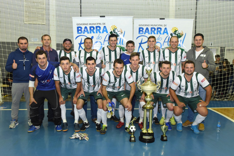 Finais de sete categorias encerram campeonato de Futsal 