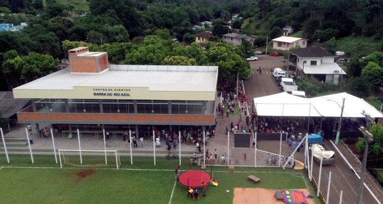  Barra do Rio Azul inaugura Centro de Eventos