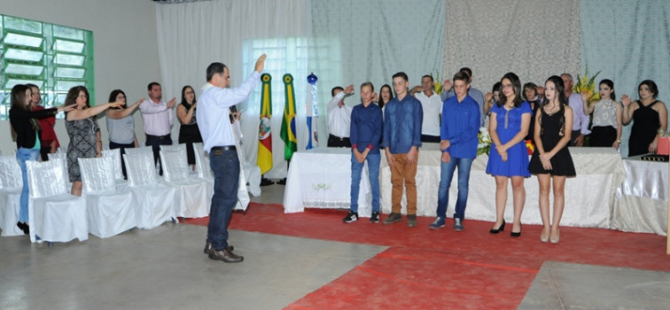 Escola Municipal Jubaré realiza formatura