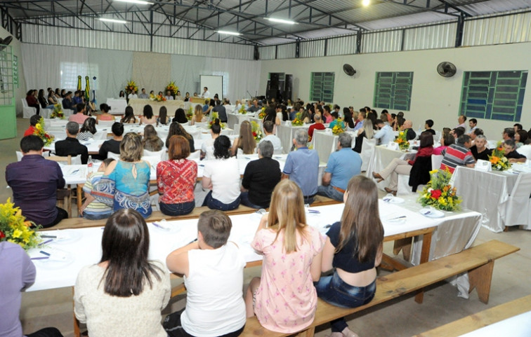 Escola Municipal Jubaré realiza formatura