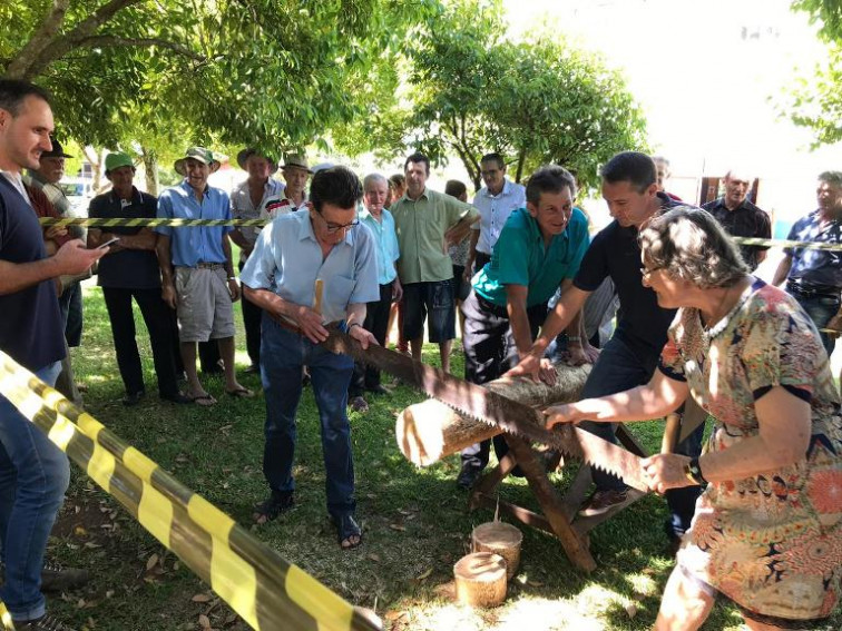 Prefeitura realiza programação especial para Idosos