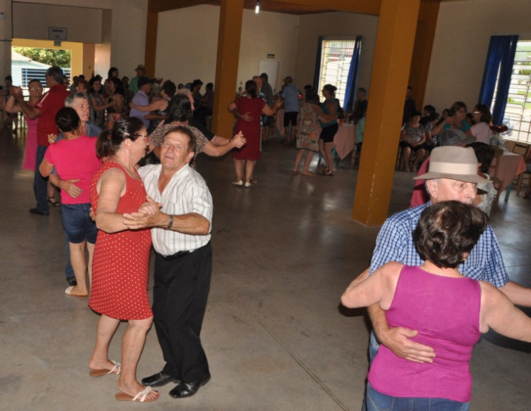 Prefeitura realiza programação especial para Idosos