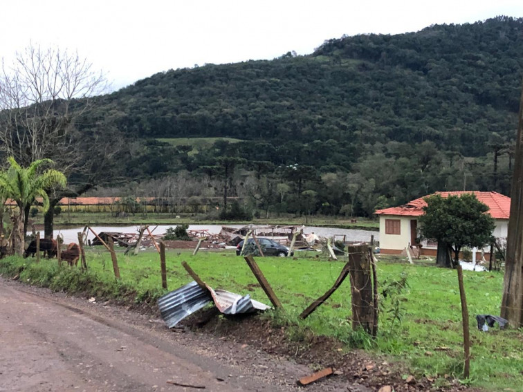 TEMPORAL CAUSA ESTRAGOS NO MUNICÍPIO