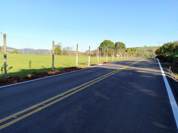 OBRA DE PAVIMENTAÇÃO É CONCLUÍDA NA COMUNIDADE DO JUBARÉ