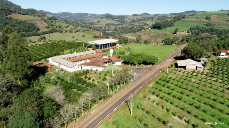 OBRA DE PAVIMENTAÇÃO É CONCLUÍDA NA COMUNIDADE DO JUBARÉ