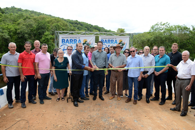 Ponte sobre o Rio Paloma é inaugurada