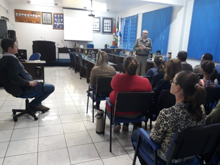 Medidas de segurança são discutidas em reunião
