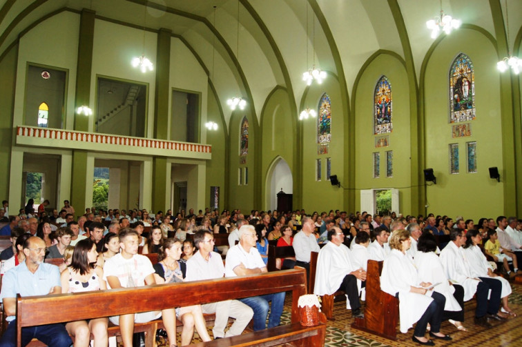 Posse do novo Padre da Paróquia de Barra do Rio Azul