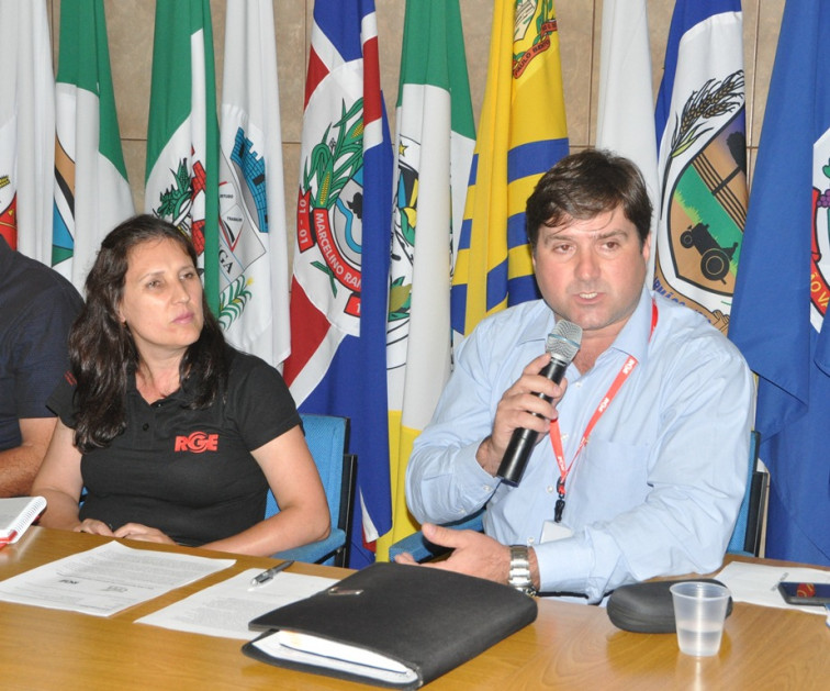 Prefeito participa de reunião com gerência da RGE