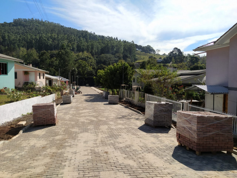 PAVIMENTAÇÃO EM PAVER NA RUA DAS CAMOMILAS