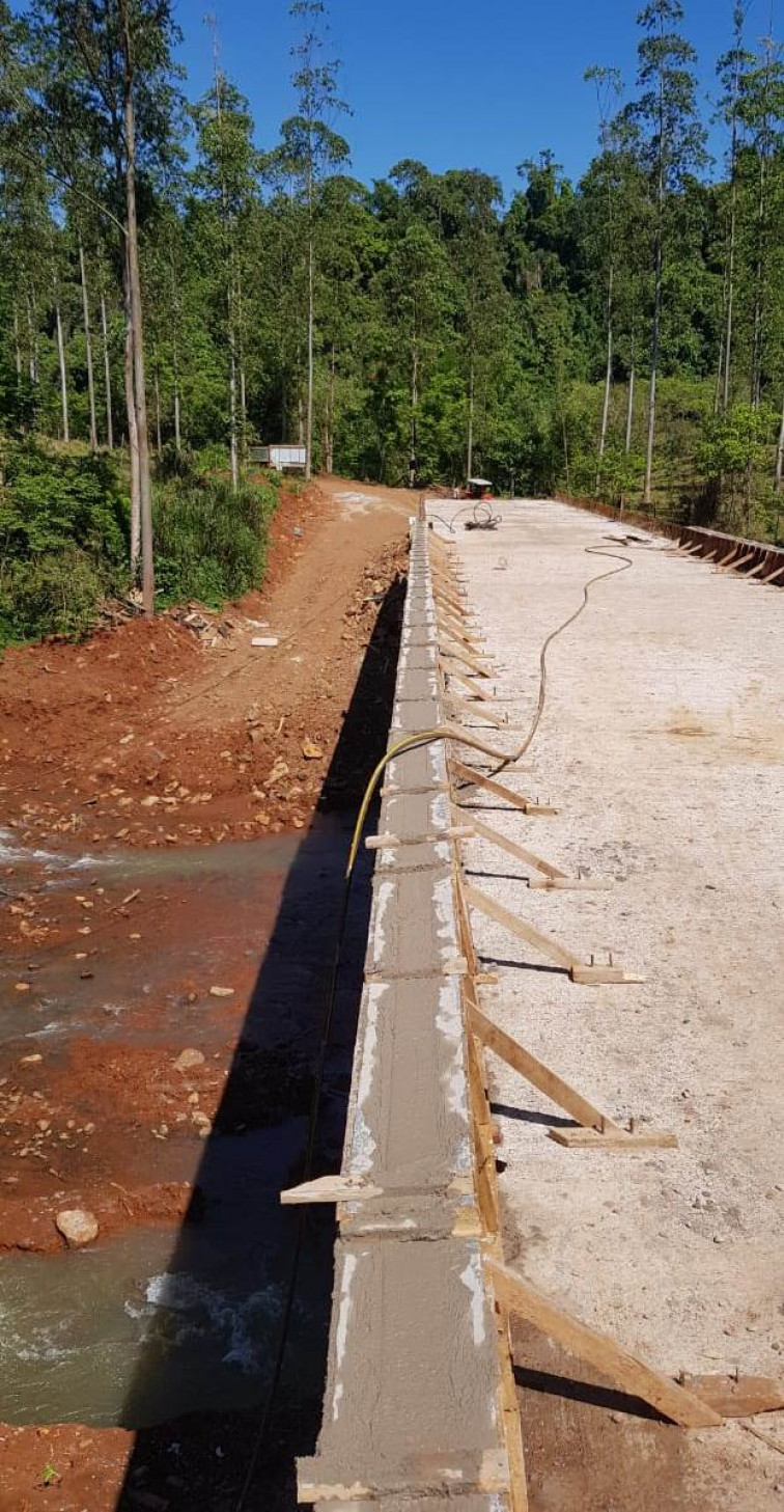 Construção de ponte entra na etapa final