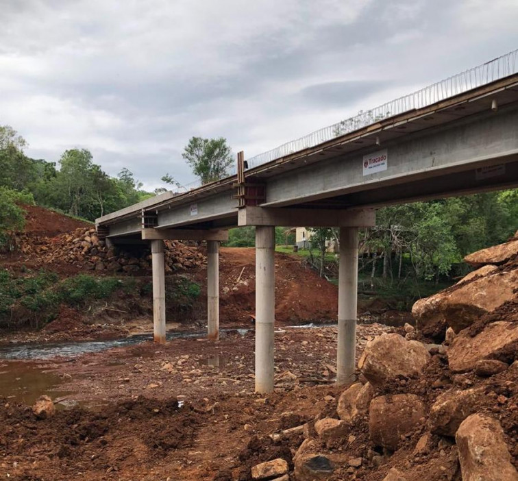 Construção de ponte entra na etapa final