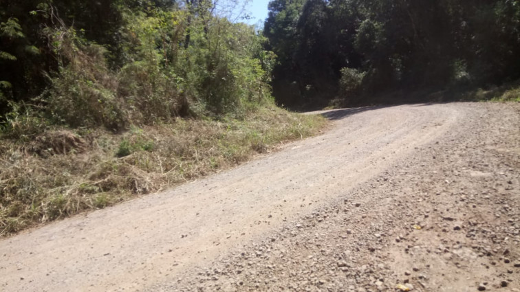 Serviços de roçadas nos acessos ao município