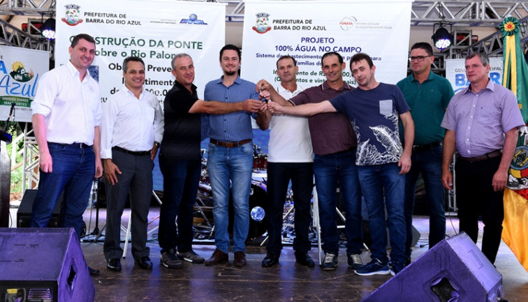 Prefeitura adquire três caminhões 