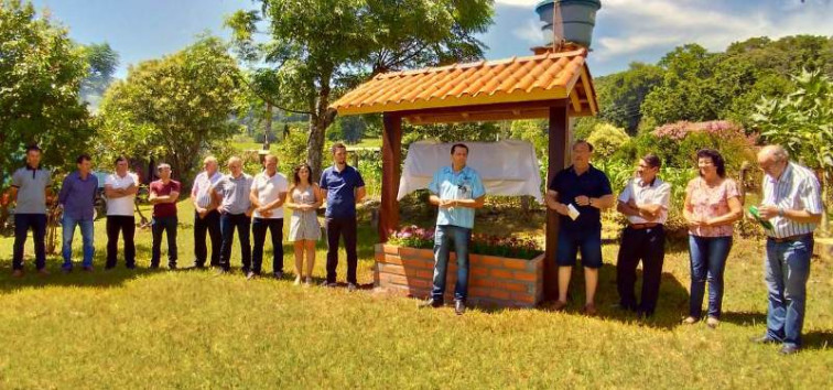 Inaugurado pórtico na comunidade do Poço Escuro