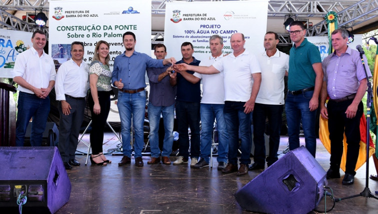 Prefeitura adquire três caminhões 